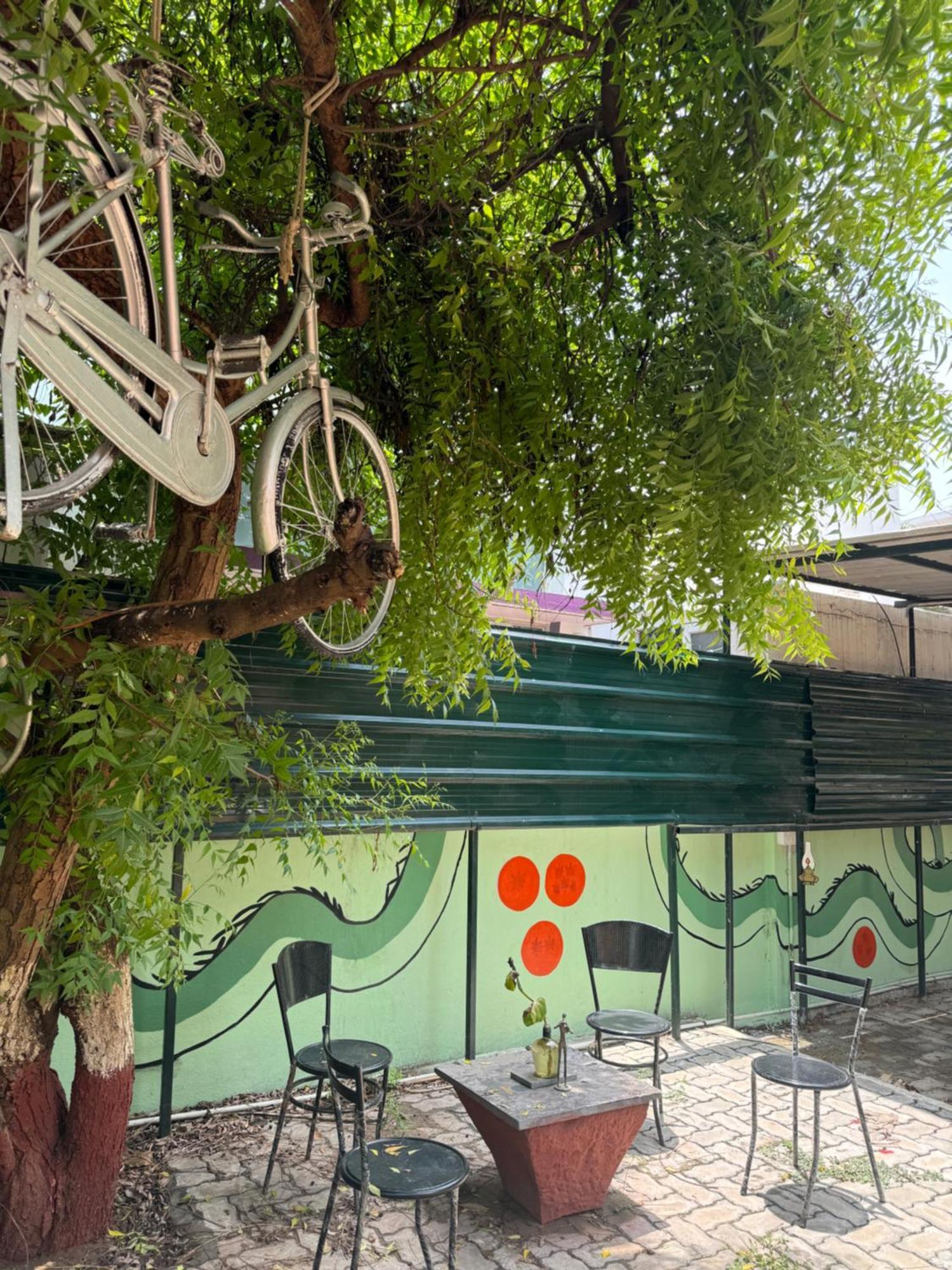 The Lazy Palm Shack Hotel โคอิมบาทอร์ ภายนอก รูปภาพ